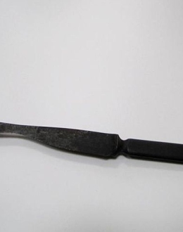 Kitchen knife donated by Maria Borkowska-Flisek from Gdańsk. It came from a set, which the Polish-Jewish Borkowski family took with them from their home in Warsaw in September 1939. Following the German invasion, the family fled to Lvov. In 1943 Maria Borkowska’s father was arrested and sentenced to 10 years in a forced labour camp, where he died in 1952. Maria and her mother lived in kolkhozes. They arrived in Gdańsk on 24 April 1946. The knife had accompanied them on their wanderings. It had been blunted 