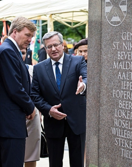 Dutch Royal Couple and the President of the RP at the Monument of the Polish 1st Armoured Division. Photo: Dominik Jagodziński