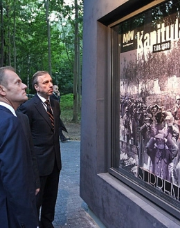 Prime Minister Donald Tusk at the opening of the exhibition “Westerplatte: A spa – a bastion – a symbol”, 1 September 2009.