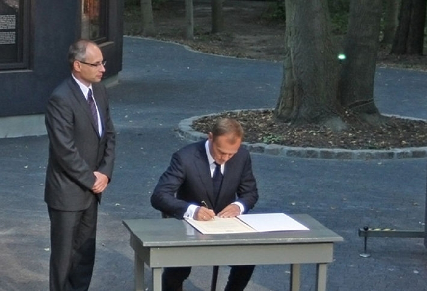 Podpisanie Aktu Erekcyjnego przez Prezesa Ray Ministrów Donalda Tuska