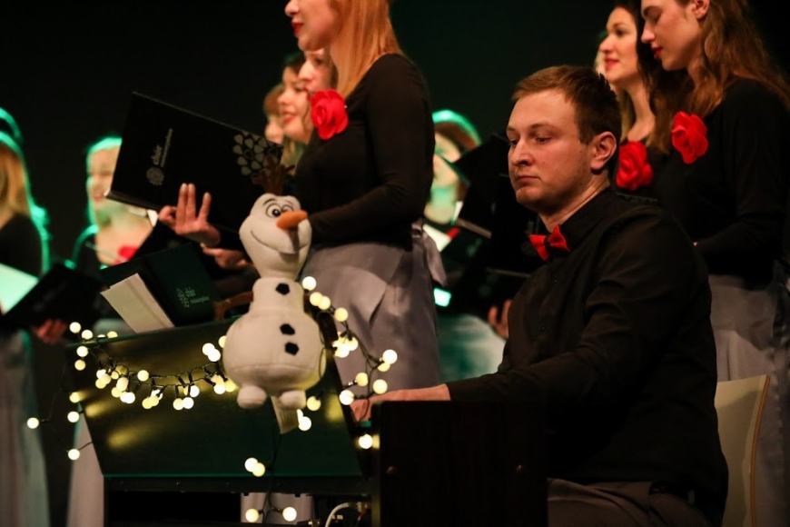 „Na całej połaci śnieg”, świąteczno-noworoczny koncert charytatywny chóru Music Everywhere. Fot. Mikołaj Bujak