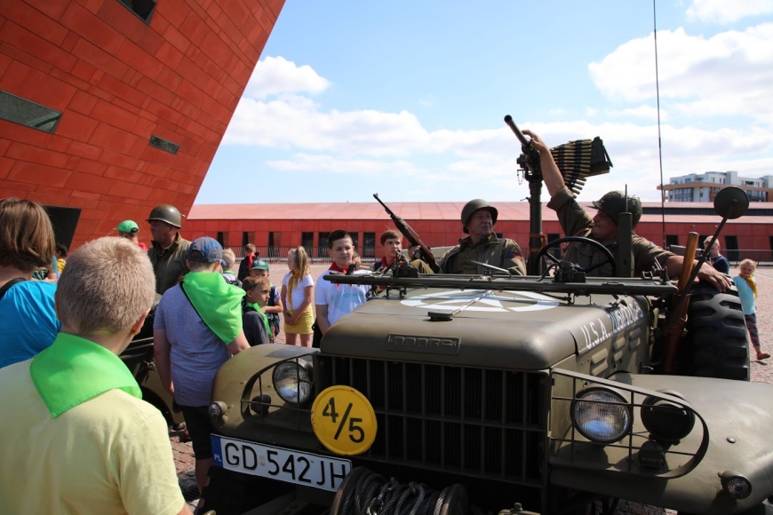  Prezentacja oryginalnego, historycznego pojazdu Willys MB - nowego nabytku Muzeum