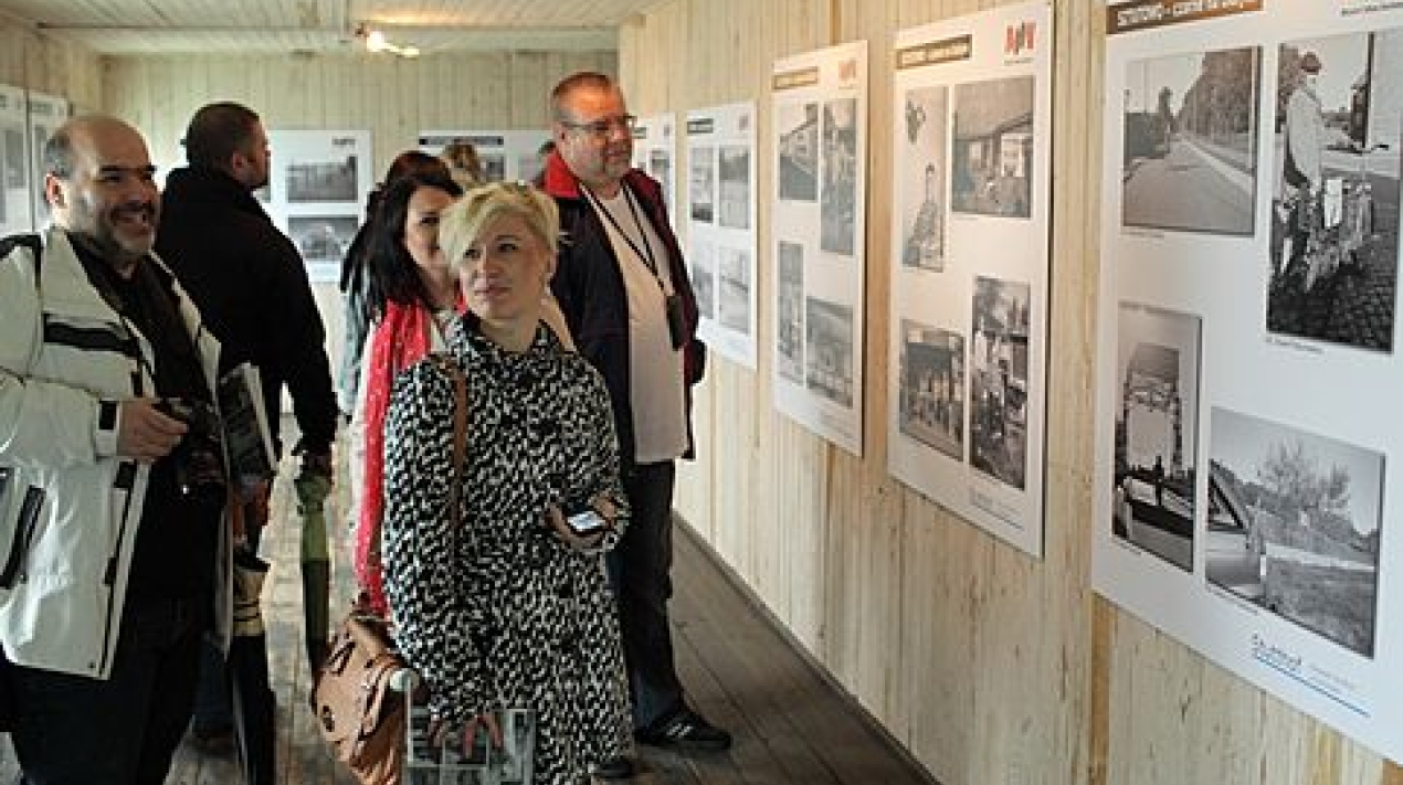 Uczestnicy pleneru fotografowali mi.in na terenie byłego obozu koncentracyjnego KL Stutthof.