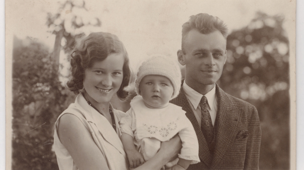 Fotografia: Witold Pilecki z żoną Marią i synkiem Andrzejem. Ostrów Mazowiecka 1932 r. Ze zbiorów Jacka Pawłowicza. 
