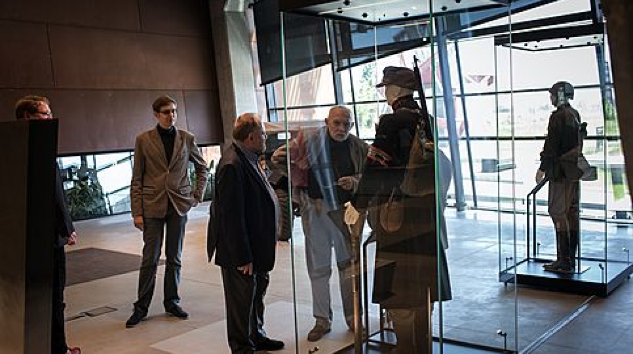 Members of the Board of Trustees at the exhibition titled ‘‘45. End of the war in 45 artefacts” Photo: Roman Jocher.