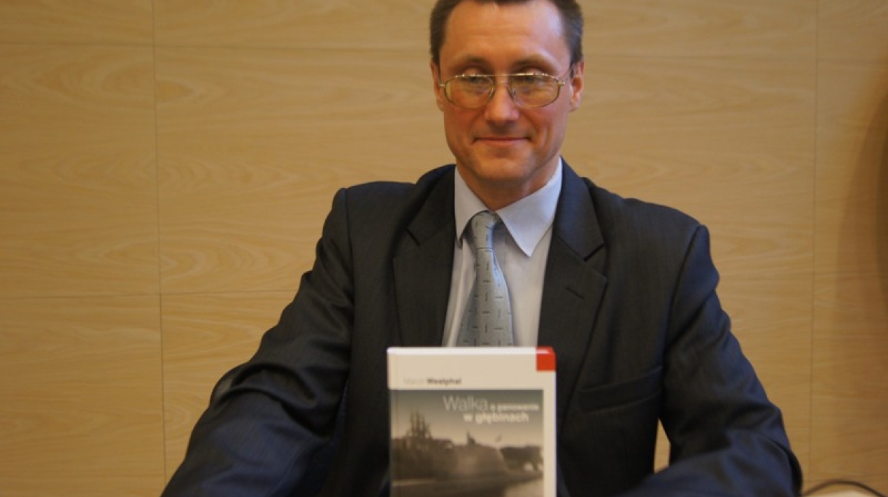 Autor ksiązki, Marcin Westphal, podczas promocji.