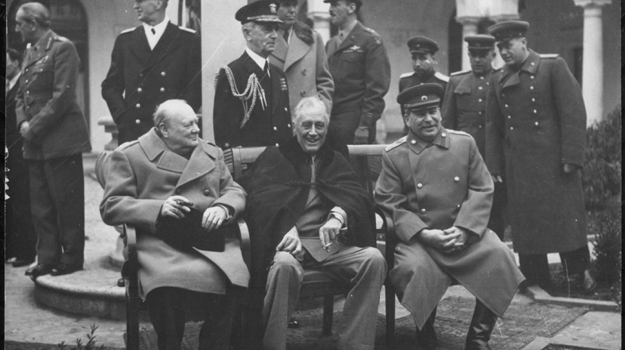  Ilustracja: Winston Churchill, Franklin D. Roosvelt i Józef Stalin w Jałcie. Domena publiczna.