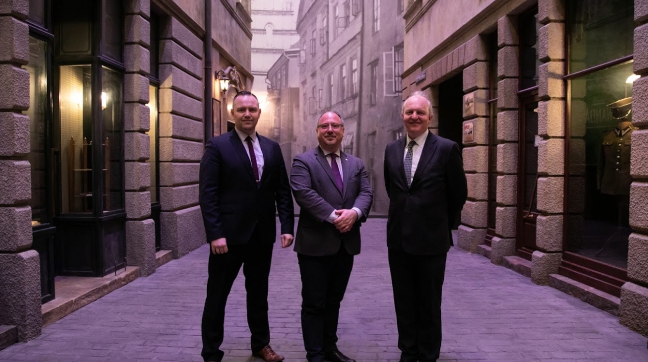 Polish Ambassador to London, Arkady Rzegocki, and General Director of the National Army Museum in London, Justin Maciejewski, visit the Museum of the Second World War in Gdańsk