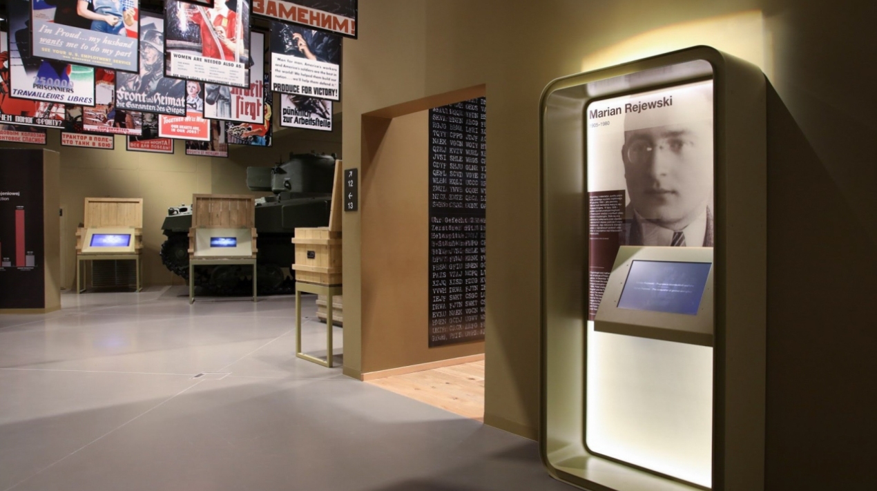 Informacja o Marianie Rejewskim na wystawie głównej Muzeum II Wojny Światowej w Gdańsku; fot. M. Bujak