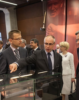 Representatives of Europeans states attending the exhibition. Photo: Roman Jocher.