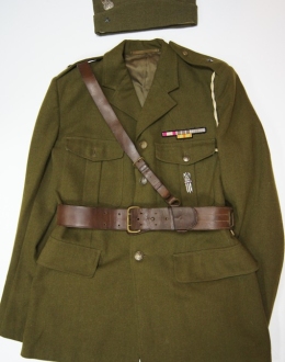 Francuska kurtka mundurowa z wyposażenia żołnierza Wojska Polskiego we Francji.