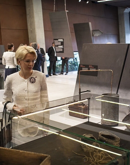  President of the European Council, Donald Tusk, viewing the exhibition in company of Professor Machcewicz, director of the Museum of the Second World War. Photo: Roman Jocher.