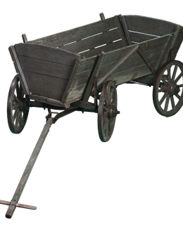 Drewniany wózek z lat trzydziestych lub czterdziestych XX w. Podobne wózki były używane przez uchodźców i przesiedleńców. Fot. J. Balk