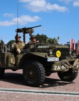 Prezentacja oryginalnego, historycznego pojazdu Willys MB - nowego nabytku Muzeum