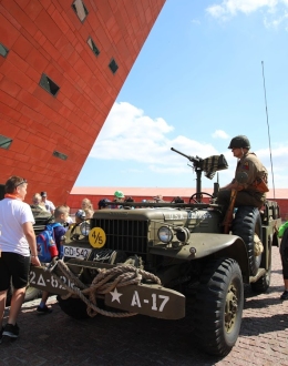 Präsentation des historischen Willys MB-Fahrzeugs - die Neuerwerbung des Museums fot. Mikołaj Bujak
