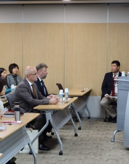 Prof. Chu Chinoh, dyrektor Narodowym Muzeum Historii Współczesnej Korei w Seulu,