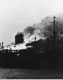 Płonący m.s. Chrobry, Norwegia 15 maja 1940, źródło fot. NAC