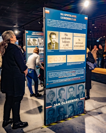 W MIIWŚ otwarto wystawę poświęconą Premierowi Janowi Olszewskiemu