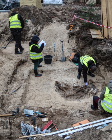 Making archaeological and anthropological documentation of the German soldiers’ remains uncovered during archaeological supervision in January 2023