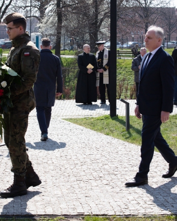 Dęby pamięci ofiar zbrodni katyńskiej posadzono przy Muzeum II Wojny Światowej w Gdańsku
