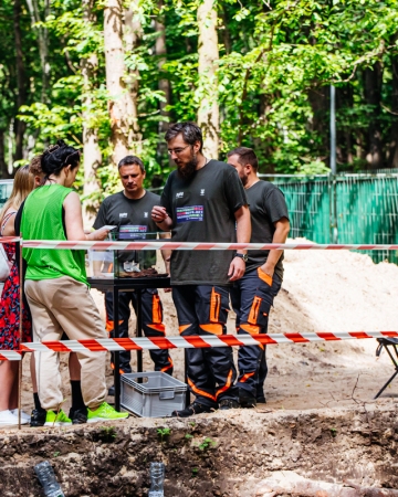 On the second day, visitors in the ‘Fort’ area, where excavations were being conducted, could listen to archaeologists talk about the specifics of the research team's work and the artifacts recovered