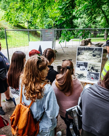 On the first day, school groups participated in the activities on the Peninsula. 