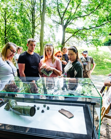 On the second day, visitors in the ‘Fort’ area, where excavations were being conducted, could listen to archaeologists talk about the specifics of the research team's work and the artifacts recovered