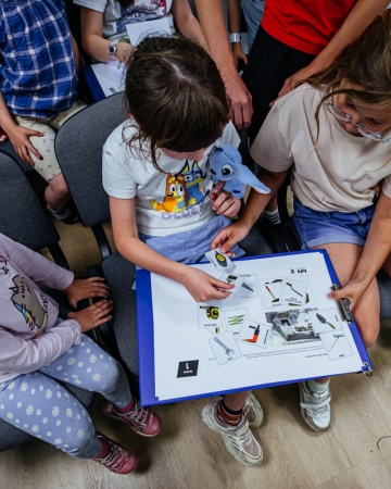 On the second day, visitors in the ‘Fort’ area, where excavations were being conducted, could listen to archaeologists talk about the specifics of the research team's work and the artifacts recovered