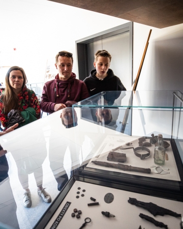 VISITOR CENTRE AT WESTERPLATTE AND NEW EXHIBITION ‘MEMORY IN THE GROUND. THE ARCHAEOLOGY OF WESTERPLATTE’ IN THE FORMER DEPOT’S POWER PLANT OPENED!