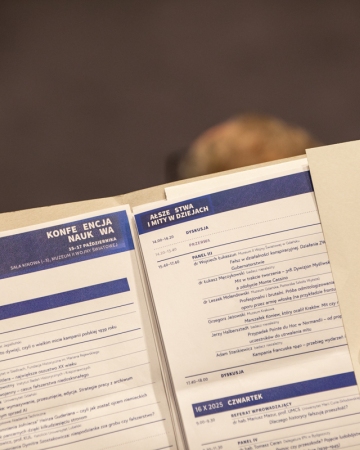 Konferencja naukowa „Fałszerstwa i mity w dziejach” za nami