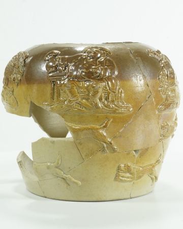 Angielski dzban z końca XIX wieku znaleziony w warstwie śmieci z okresu kurortu