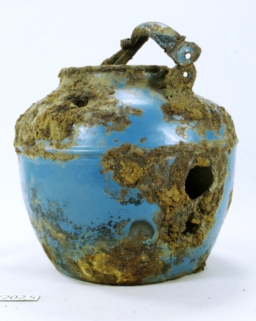 Czajnik znaleziony przy budynku stacyjnym, używany przez jej zawiadowcę Wojciecha Najsarka, jędną z pierwszych ofiar II wojny światowej