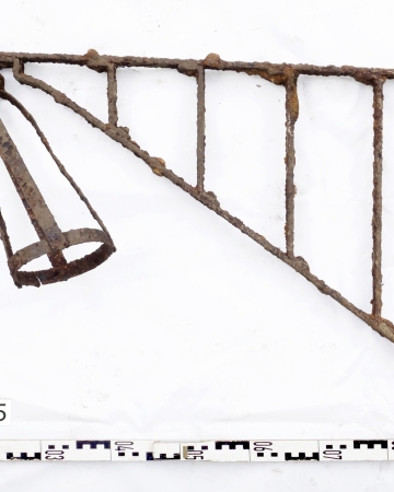 Zawiesie lampy oświetlającej teren składnicy