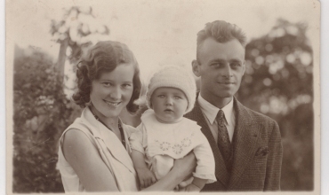 Fotografia: Witold Pilecki z żoną Marią i synkiem Andrzejem. Ostrów Mazowiecka 1932 r. Ze zbiorów Jacka Pawłowicza. 