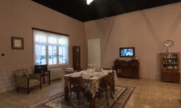 Reconstruction of the flat in Warsaw several days after the outbreak of the war. Photo: Roman Jocher 