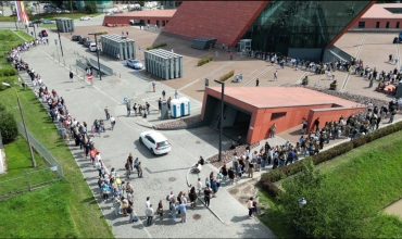 Visiting the Museum of the Second World War on Tuesday - waiting time for entry approx. 2 hours