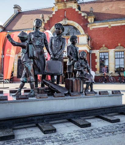  Uroczystość ponownego odsłonięcia pomnika Kindertransportów