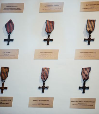 "Wejście w historię" - Dwanaście Krzyży Pamiątkowych Monte Cassino nadanych żołnierzom 2. Korpusu