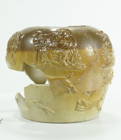 Angielski dzban z końca XIX wieku znaleziony w warstwie śmieci z okresu kurortu