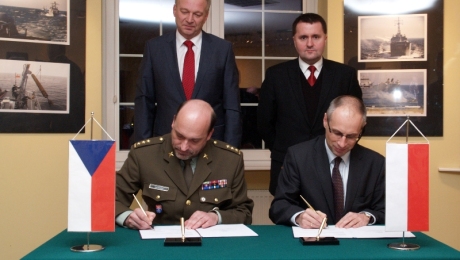 Director of the Military History Institute Prague Col Ales Knizek and Director of the Museum of the Second World War Prof. Paweł Machcewicz signing a cooperation agreement. Photo: Sylwia Cyrulik