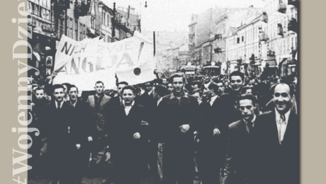 Fot. Radość Warszawian cieszących się z aktu wypowiedzenia wojny Niemcom przez Wielką Brytanię i Francję, 3 września 1939 r. (domena publiczna)