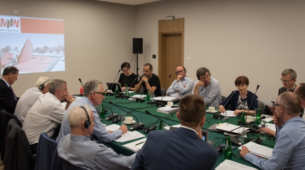 A resolution of the Advisory Board of the Museum of the Second World War 29 June 2016