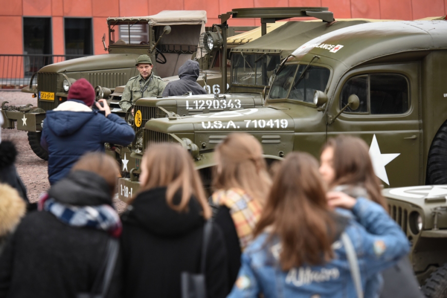 Pojazdy wojskowe z okresu II wojny światowej. Fot. R. Jocher