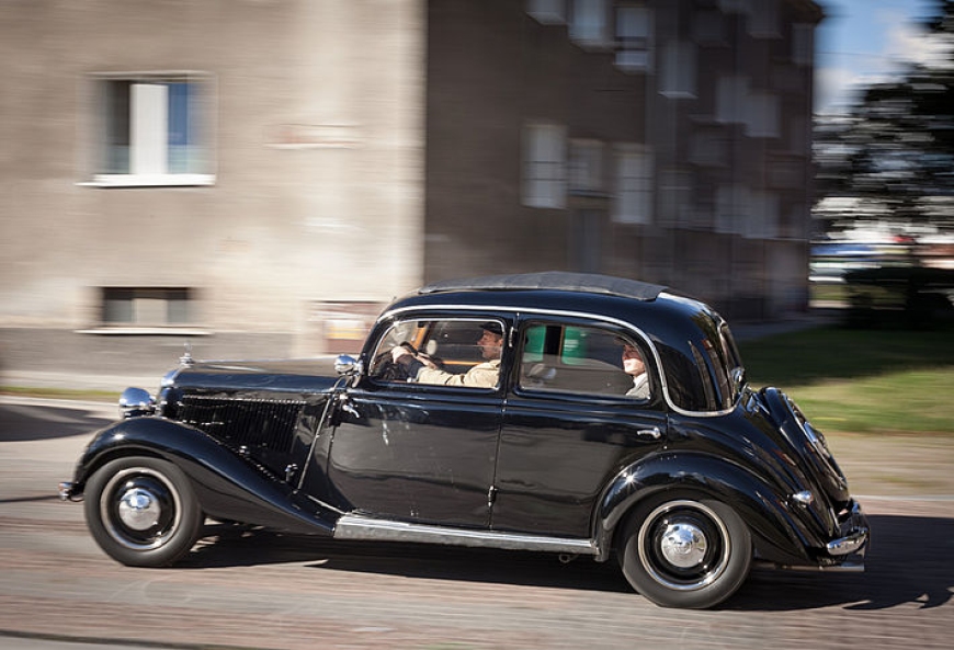 Na ulicach można było spotkać historyczne pojazdy. Fot. Roman Jocher