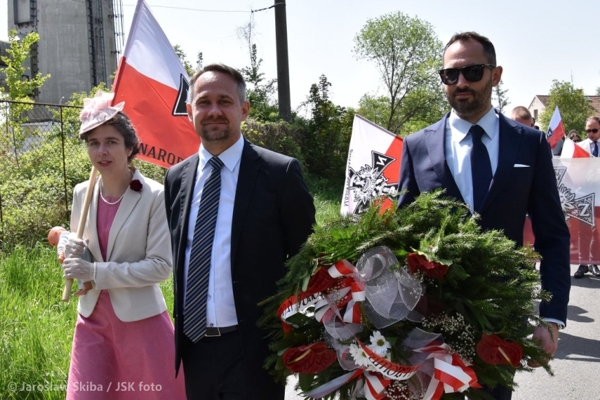 Uroczystości 73. rocznicy wyzwolenia KL-Holleischen w Holiszowie.