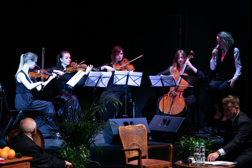 Golden Gate String Quartet, Izabela Krasucka