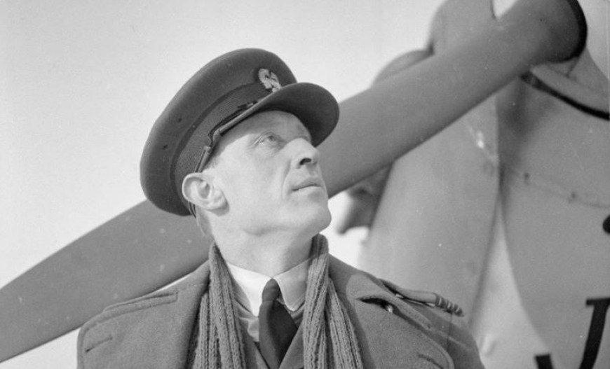 Witold Urbanowicz, jako dowódca Dywizjonu 303 w Wielkiej Brytanii (domena publiczna)