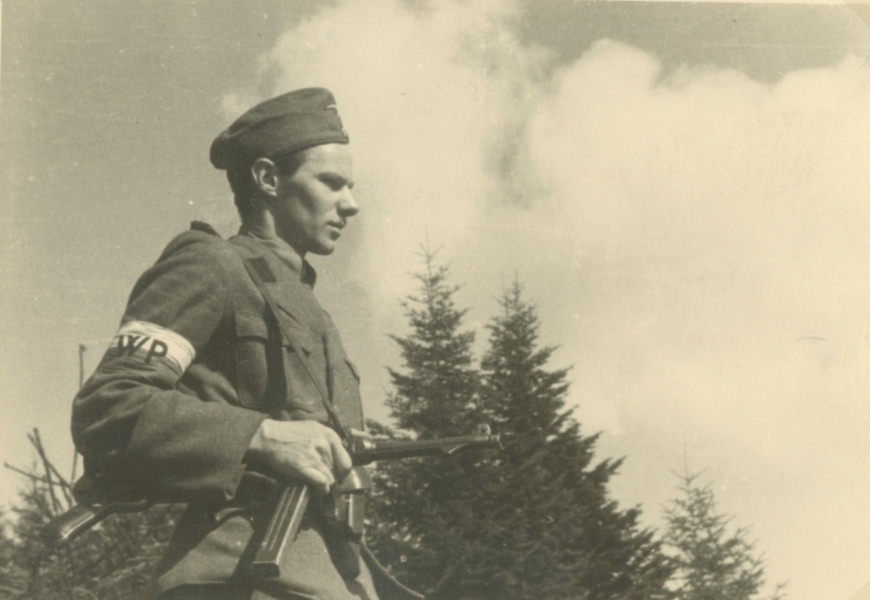 Porucznik Roman Medwicz „Morski”. Okolice Rabki, 1944 r. (MIIWŚ)