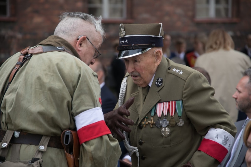 Dyrekcja Muzeum II Wojny Światowej w Gdańsku oddała hołd Poległym Pocztowcom
