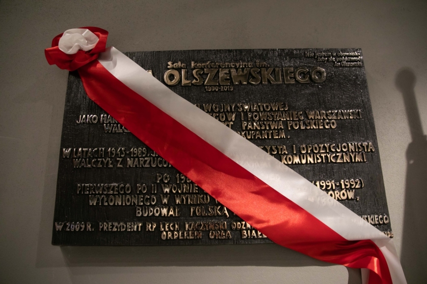 Uroczystość nadania sali konferencyjnej Muzeum II Wojny Światowej w Gdańsku imienia Jana Olszewskiego, Premiera RP oraz odsłonięcie tablicy pamiątkowej ku Jego czci